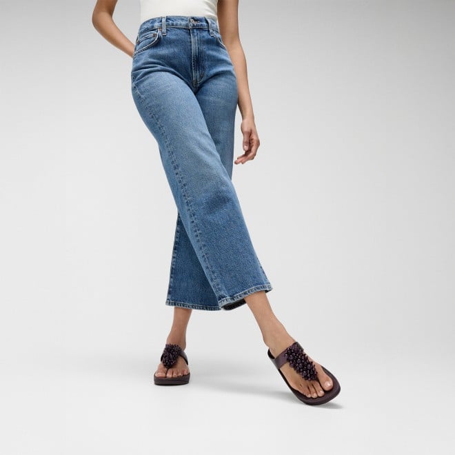 Fitflop Fino Bauble-Bead Toe-Post Sandals (SKU: 228-382-26-3)