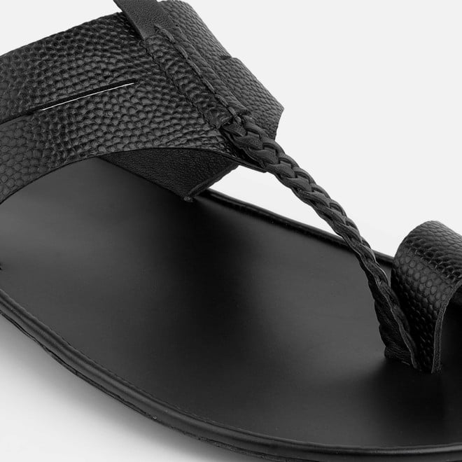 Mochi Men Black Ethnic Kolhapuris (SKU: 16-1136-11-40)