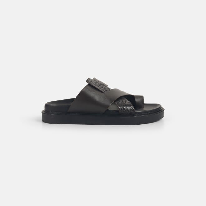 Mochi Men Brown Casual Slippers (SKU: 16-1207-12-40)
