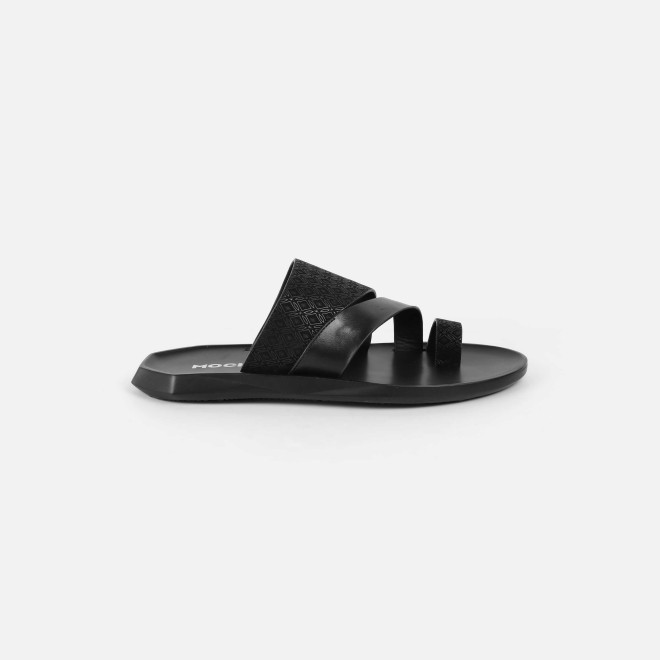 Mochi Men Black Casual Slippers (SKU: 16-1249-11-40)