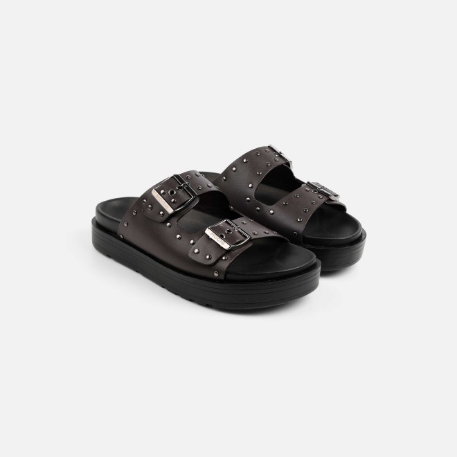 Mochi Men Brown Casual Slippers (SKU: 16-1322-12-40)