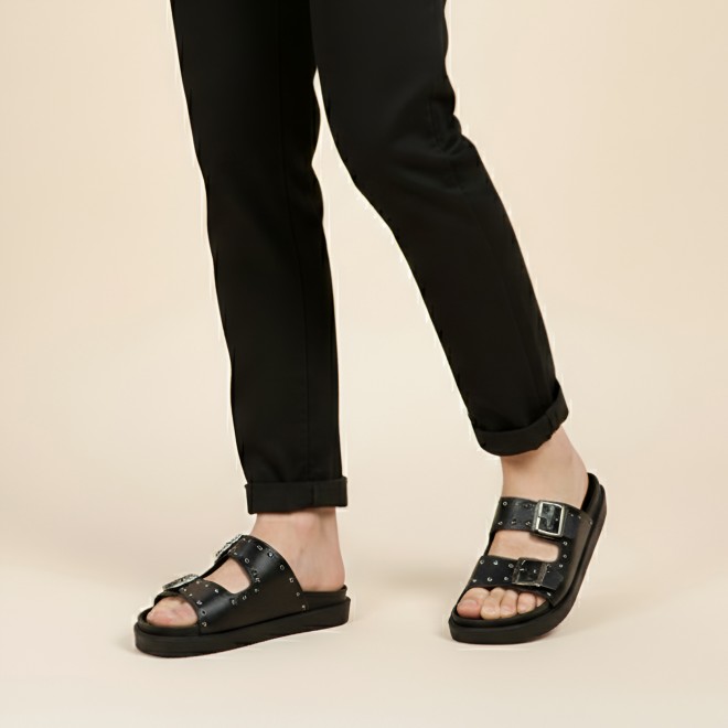 Mochi Men Black Casual Slippers (SKU: 16-1322-11-40)