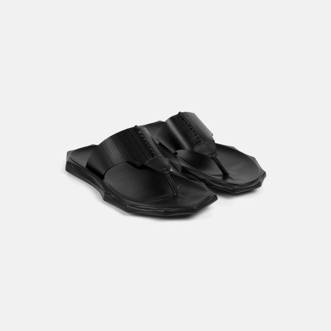 Mochi Men Black Casual Slippers (SKU: 16-1325-11-40)