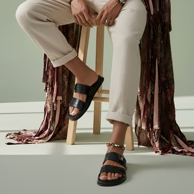 Mochi Men Black Casual Slippers (SKU: 16-1380-11-40)