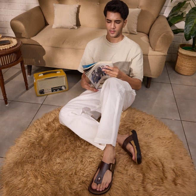 Mochi Men Brown Casual Slippers