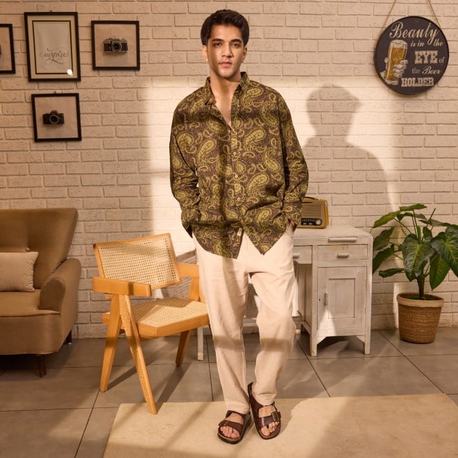 Mochi Men Brown Casual Slippers
