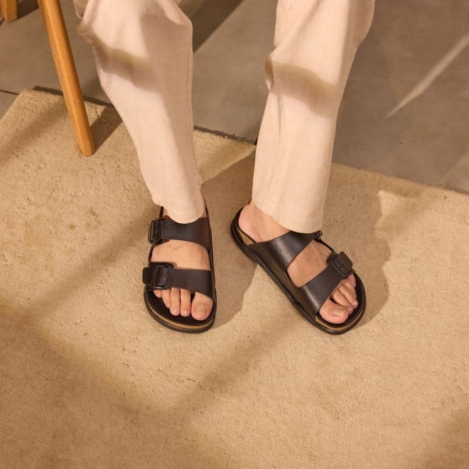 Mochi Men Black Casual Slippers (SKU: 16-754-11-40)