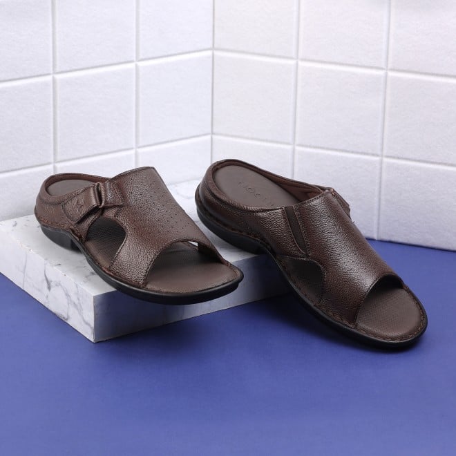 Mochi Men Brown Casual Slippers