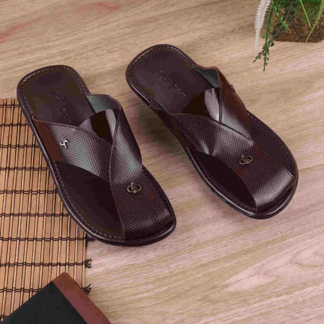 Mochi Men Maroon Casual Slippers