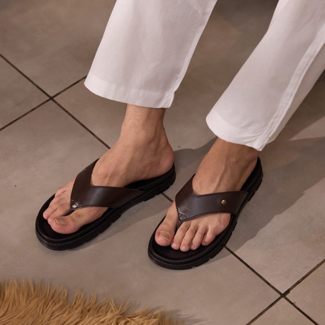 Mochi Men Brown Casual Slippers (SKU: 16-995-12-40)