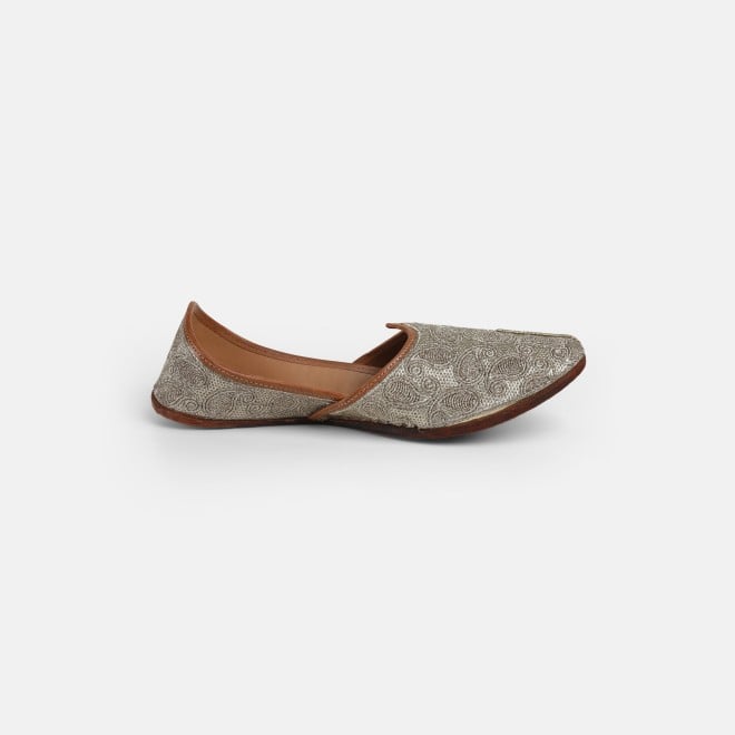 Mochi Men Gold Ethnic Jutis (SKU: 18-1023-15-39)