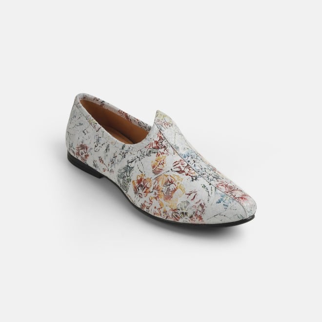 Mochi Men White Ethnic Jutis