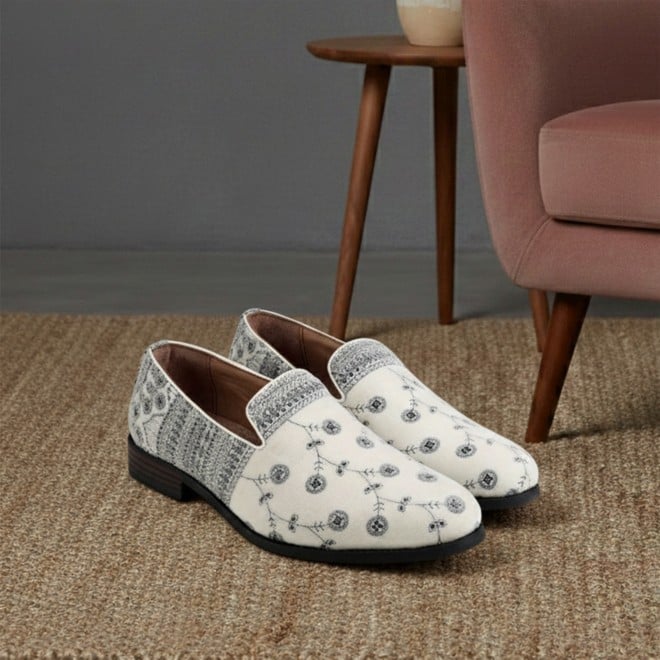 Mochi Men Beige Ethnic Jutis