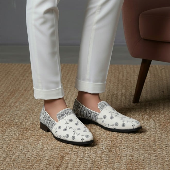 Mochi Men Beige Ethnic Jutis (SKU: 18-1133-20-40)