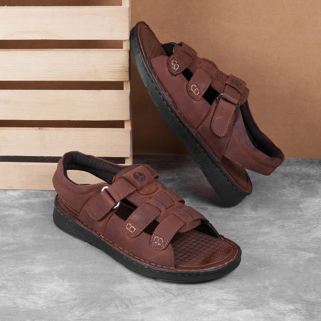 Mochi Men Brown Casual Sandals