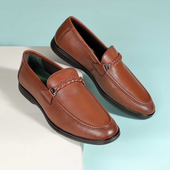Mochi Men Tan Casual Loafers