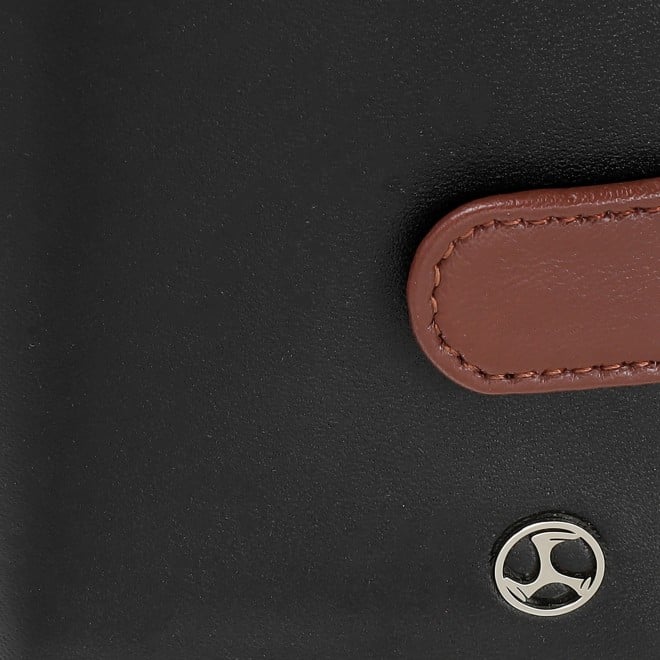 Mochi Men Black Wallet (SKU: 21-80-11-10)