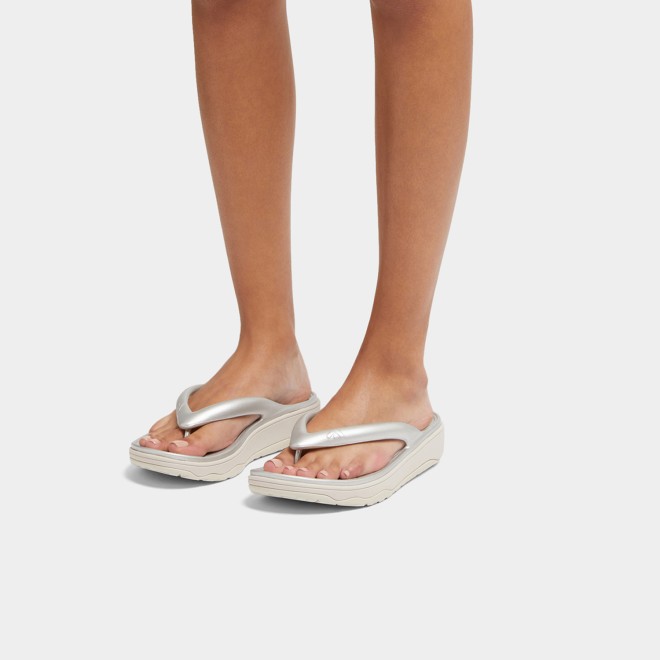 Fitflop Relieff Metallic Recovery Toe-Post Sandals (SKU: 228-380-27-3)