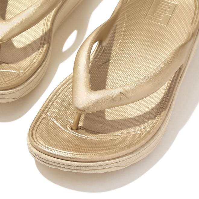 Fitflop Relieff Metallic Recovery Toe-Post Sandals (SKU: 228-380-15-3)