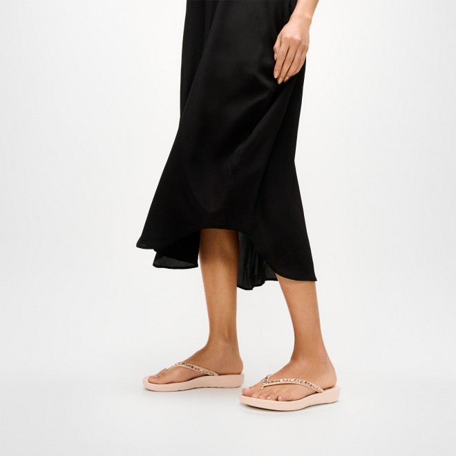 Fitflop Iqushion Multi-Crystal Ergonomic Flip-Flops (SKU: 228-414-78-3)