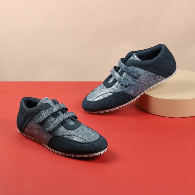 Mochi Women Blue Casual Sneakers