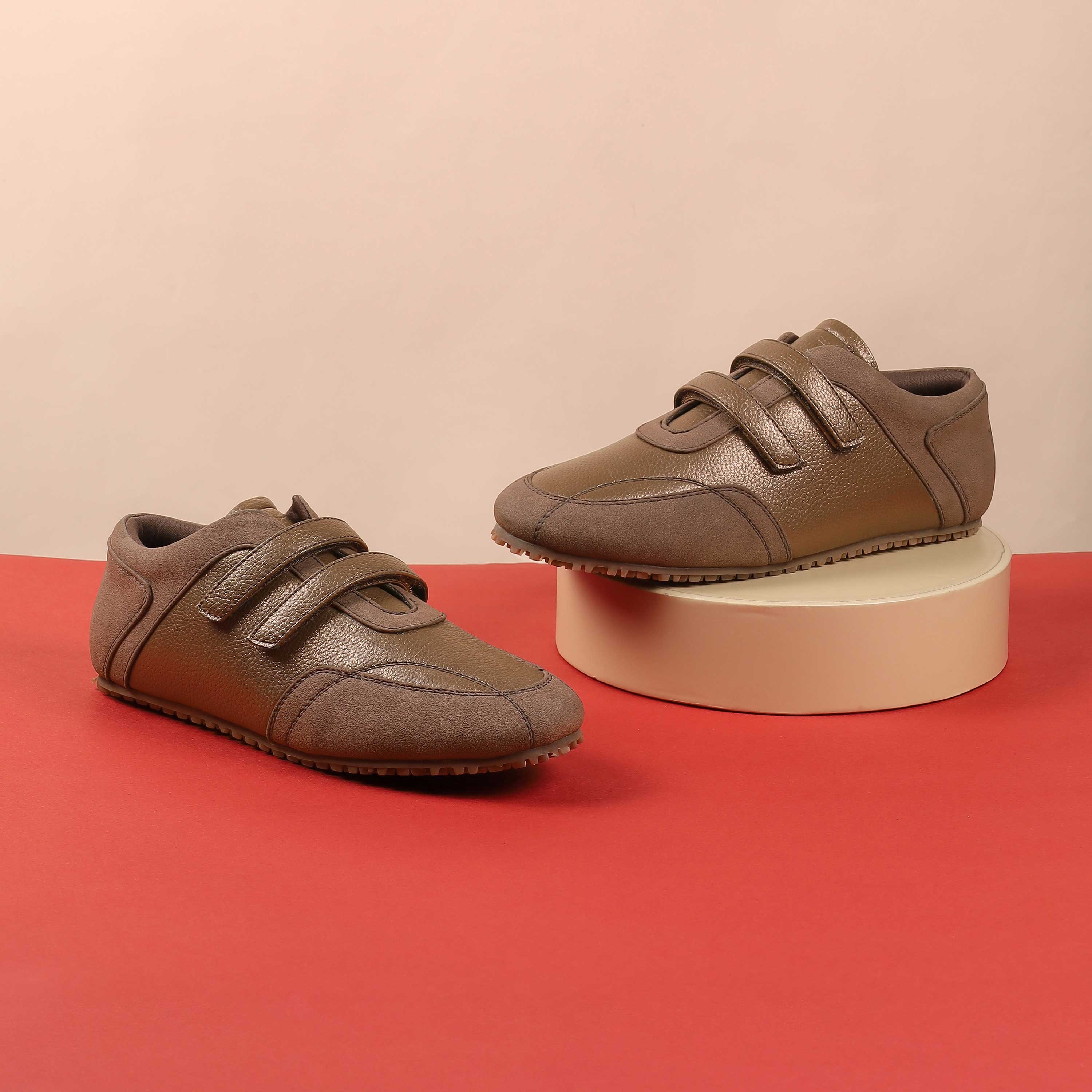 Mochi Women Bronze Casual Sneakers