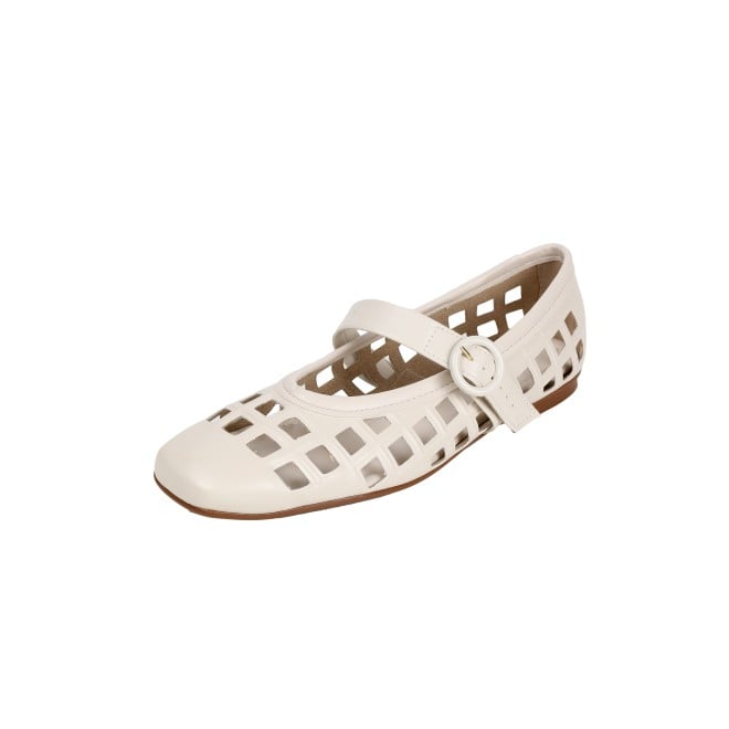 Mochi Women Off-white Casual Ballerinas (SKU: 31-1092-66-37)