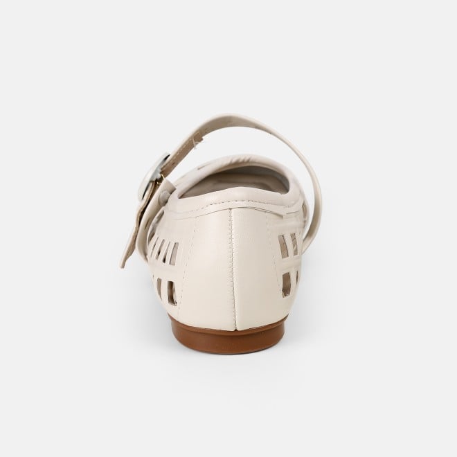 Mochi Women Off-white Casual Ballerinas (SKU: 31-1092-66-37)