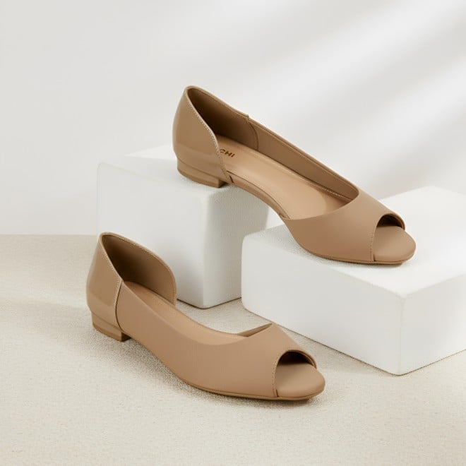 Mochi Women Beige-red Casual Ballerinas