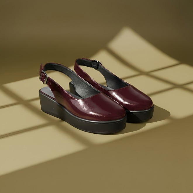 Mochi Women Maroon Casual Sandals