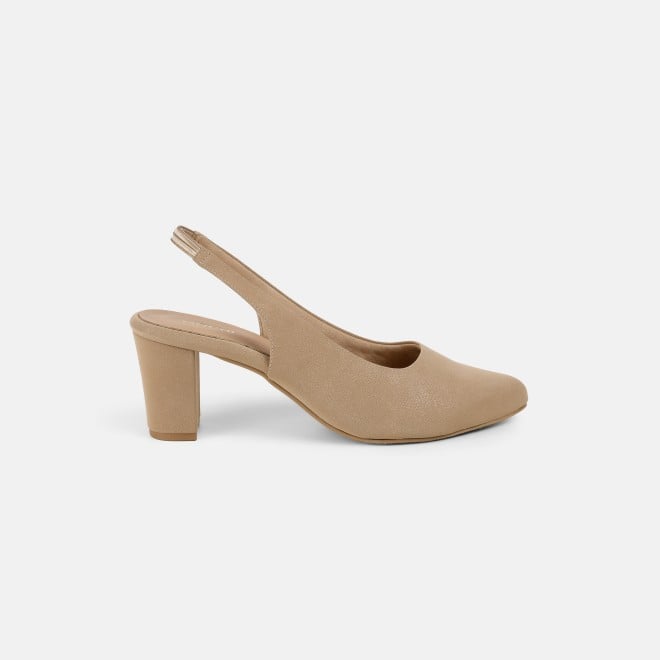 Mochi Women Gold Casual Sandals (SKU: 31-1139-15-36)