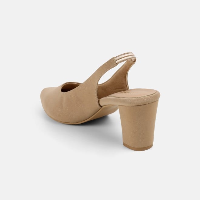 Mochi Women Gold Casual Sandals (SKU: 31-1139-15-36)