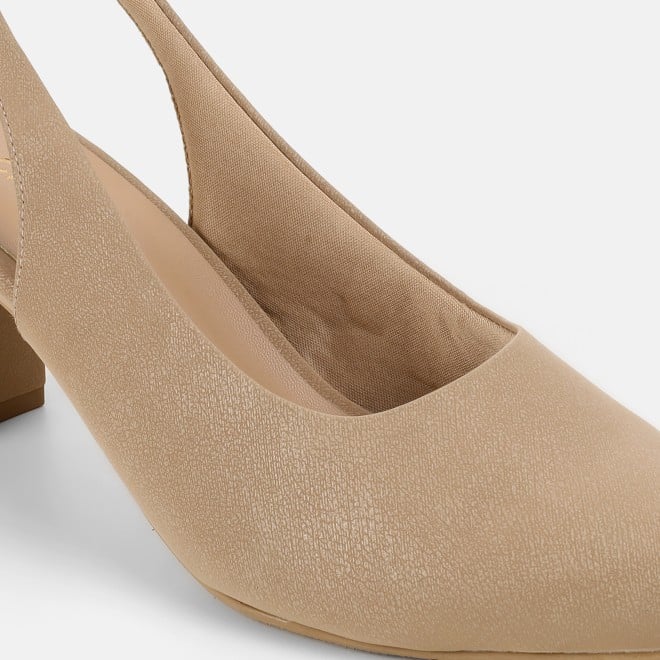 Mochi Women Gold Casual Sandals (SKU: 31-1139-15-36)