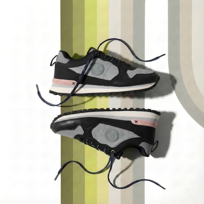 Mochi Women Black Sports Walking Shoes