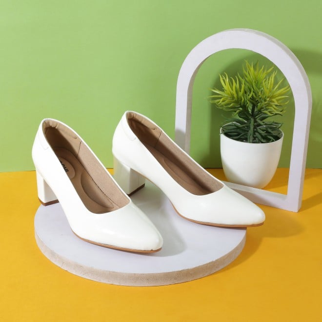 Mochi Women White Formal Pumps