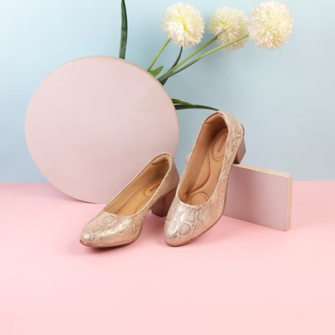 Mochi Women Gold Casual Ballerinas