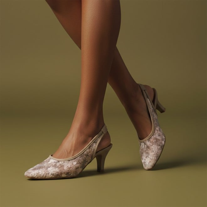 Mochi Women Beige Casual Sandals (SKU: 31-438-20-36)