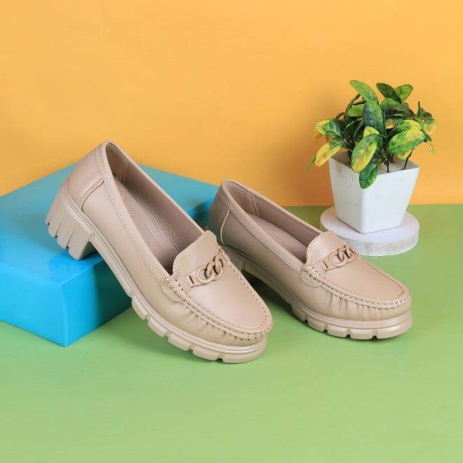 Mochi Women Khaki Casual Pumps