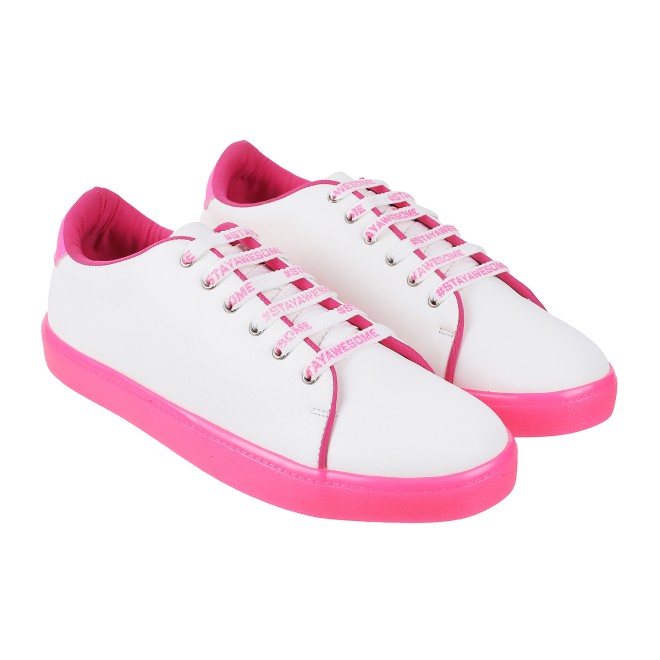 Mochi Women Pink Casual Sneakers