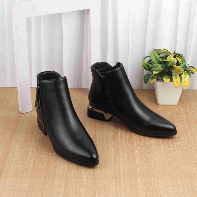 Mochi Women Black Casual Boots (SKU: 31-546-11-40)