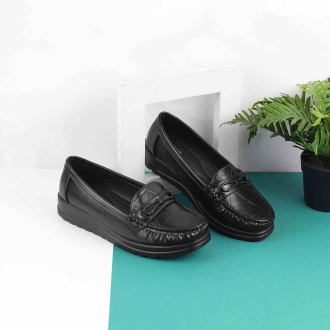 Mochi Women Black Casual Loafers (SKU: 31-547-11-40)