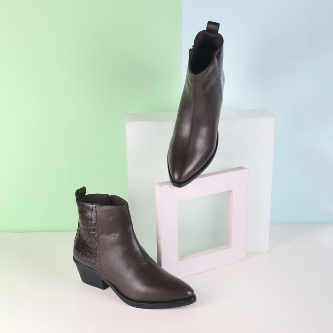 Mochi Women Brown Party Boots