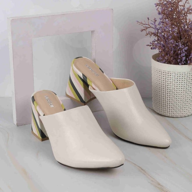 Mochi Women White Casual Clogs