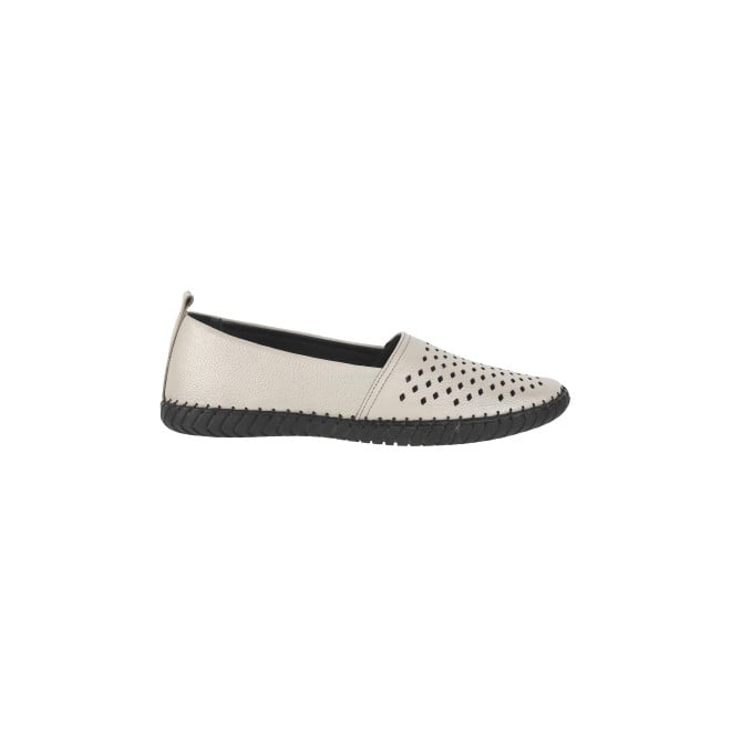 Mochi Women Off-White Casual Ballerinas (SKU: 31-758-66-36)