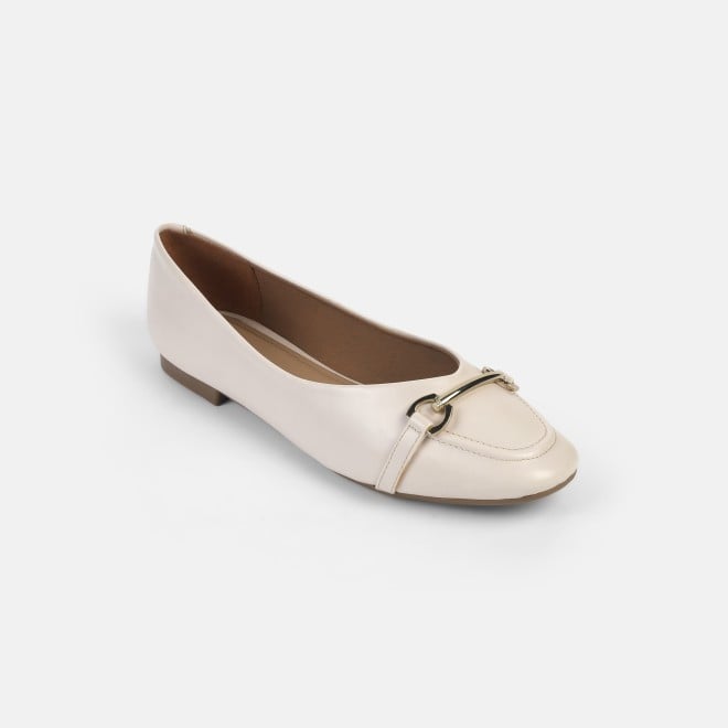 Mochi Women Off-white Casual Ballerinas