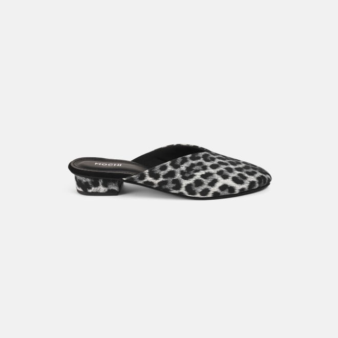 Mochi Women Black Casual Slip Ons (SKU: 31-847-11-36)