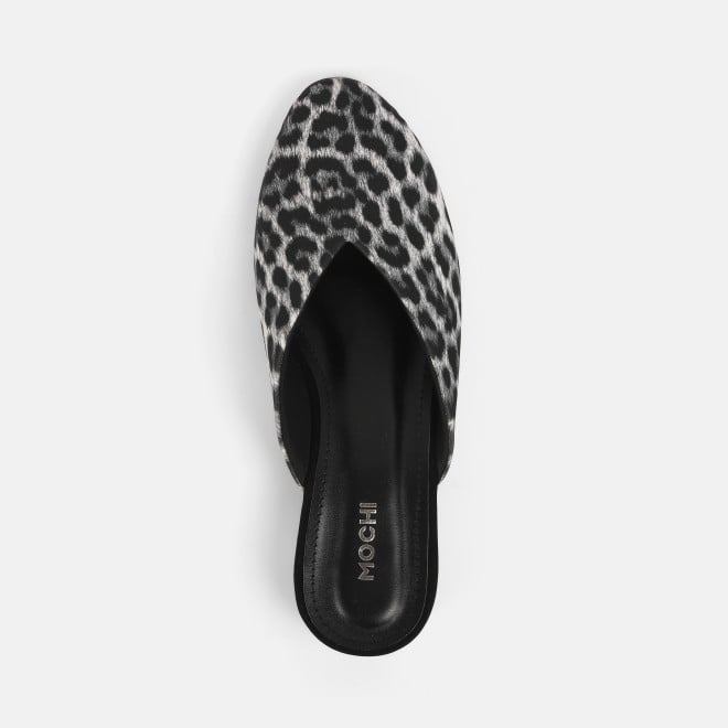Mochi Women Black Casual Slip Ons (SKU: 31-847-11-36)