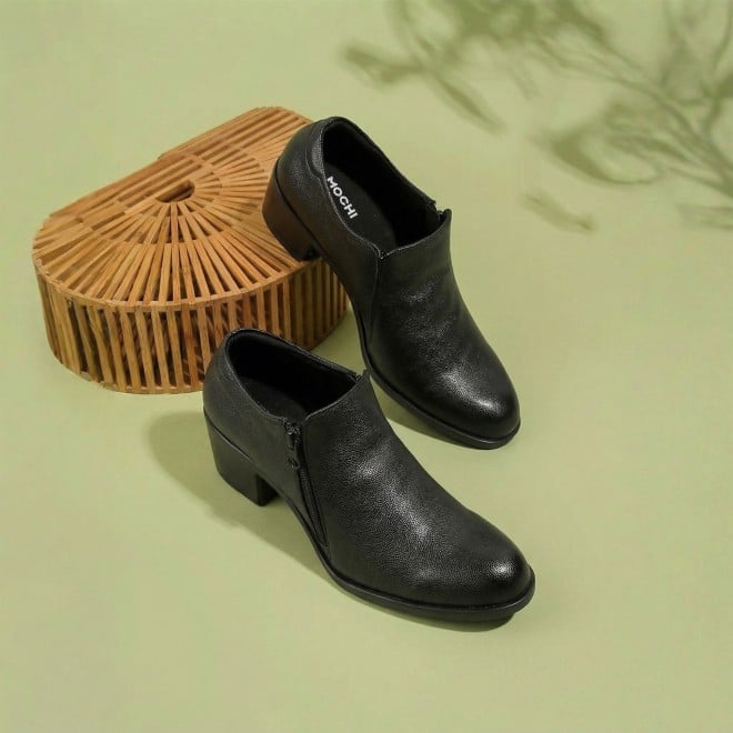 Mochi Women Black Formal Pumps (SKU: 31-850-11-35)