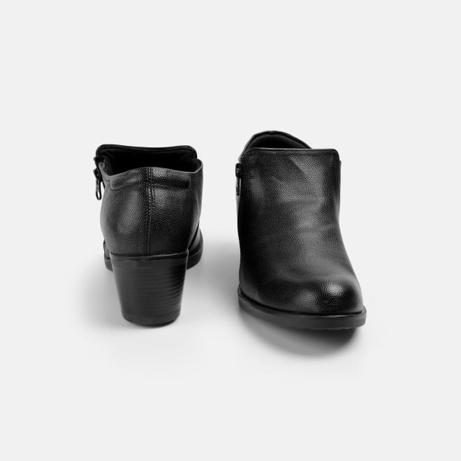 Mochi Women Black Formal Pumps (SKU: 31-850-11-35)