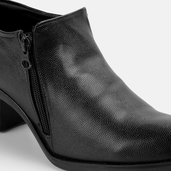 Mochi Women Black Formal Pumps (SKU: 31-850-11-35)